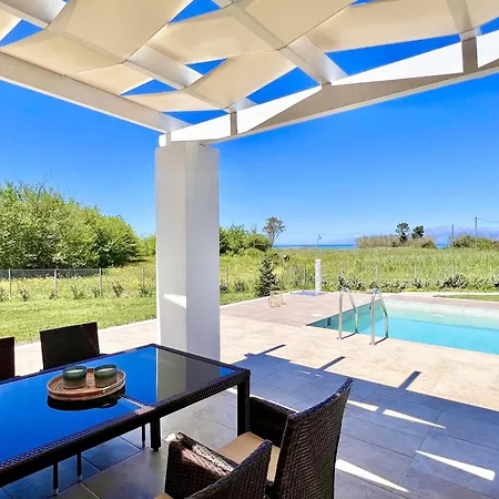 Danune Luxury Beachfront With Private Pool By Dadovillas ヴィラ *