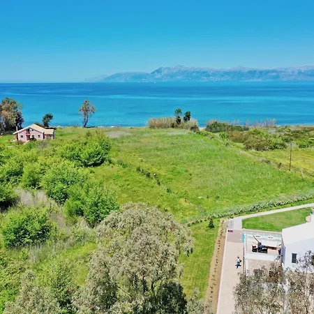 Danune Luxury Beachfront With Private Pool By Dadovillas *