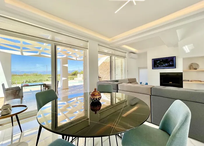 Danune Luxury Beachfront With Private Pool By Dadovillas Villa
