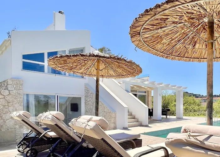 Villa Danune Luxury Beachfront With Private Pool By Dadovillas *