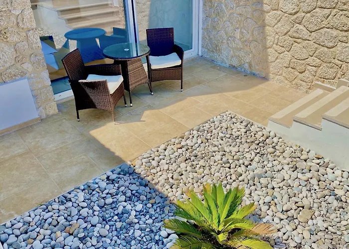 Danune Luxury Beachfront With Private Pool By Dadovillas Astrakeri