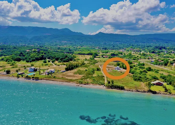 Danune Luxury Beachfront With Private Pool By Dadovillas *