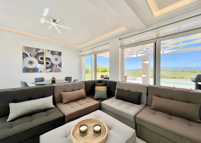 Danune Luxury Beachfront With Private Pool By Dadovillas Astrakeri