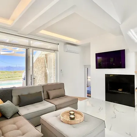 Danune Luxury Beachfront With Private Pool By Dadovillas