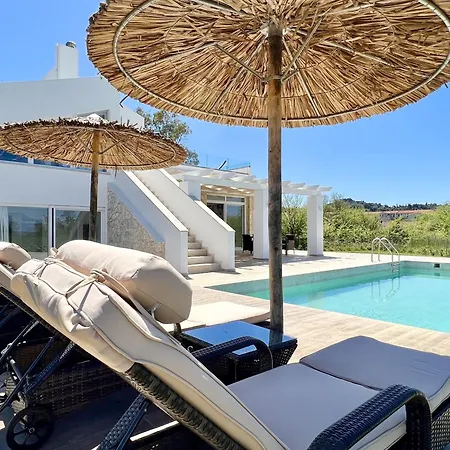 Danune Luxury Beachfront With Private Pool By Dadovillas Villa *