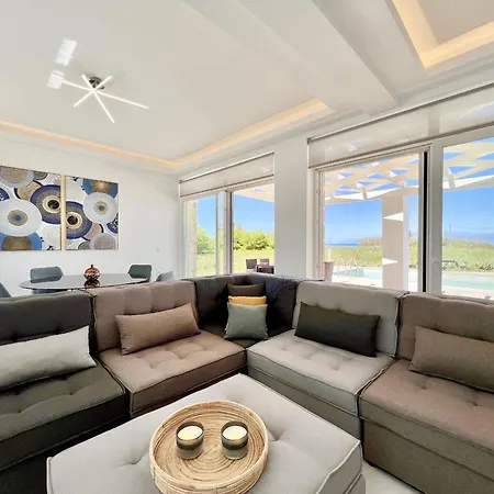 Danune Luxury Beachfront With Private Pool By Dadovillas Astrakeri