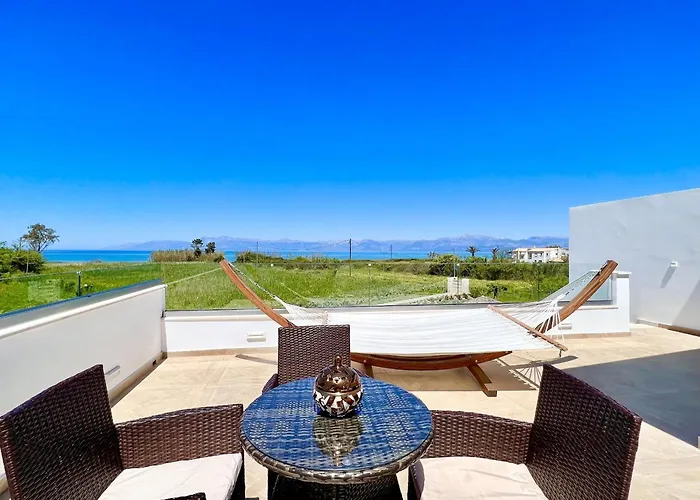 Danune Luxury Beachfront With Private Pool By Dadovillas