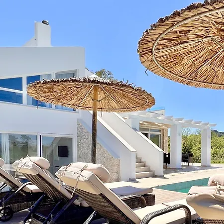 Willa Danune Luxury Beachfront With Private Pool By Dadovillas *