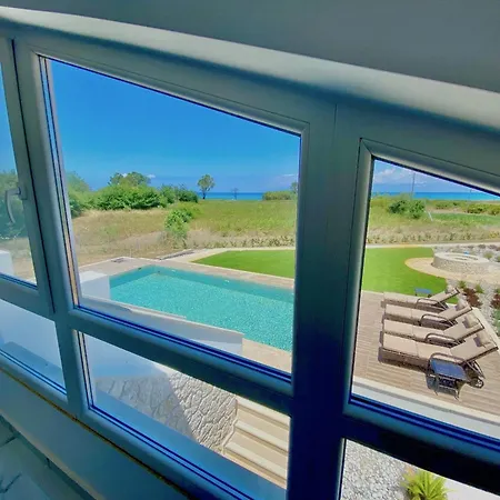 Villa Danune Luxury Beachfront With Private Pool By Dadovillas Astrakeri